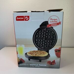 Dash Black 8 in Waffle Maker NIB‎